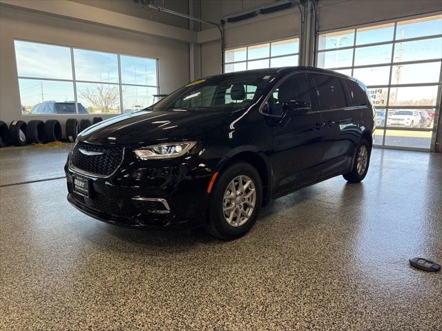 2025 Chrysler Pacifica PACIFICA SELECT