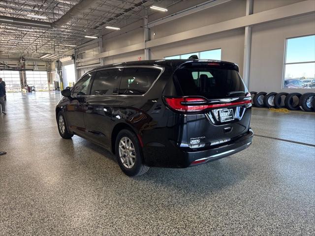 2025 Chrysler Pacifica PACIFICA SELECT