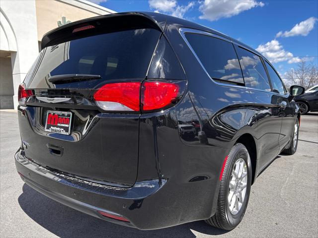 2025 Chrysler Voyager VOYAGER LX