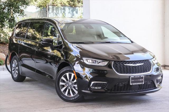 2025 Chrysler Pacifica Hybrid PACIFICA PLUG-IN HYBRID SELECT