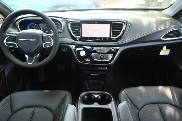 2025 Chrysler Pacifica PACIFICA SELECT