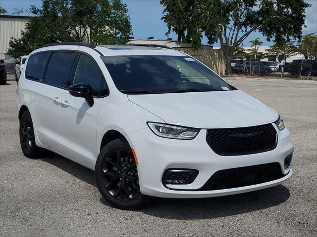 2025 Chrysler Pacifica PACIFICA LIMITED AWD