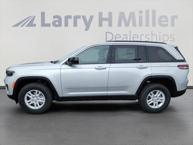 2025 Jeep Grand Cherokee GRAND CHEROKEE LAREDO 4X4