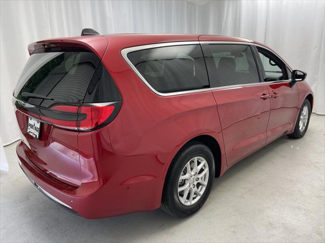 2025 Chrysler Pacifica PACIFICA SELECT