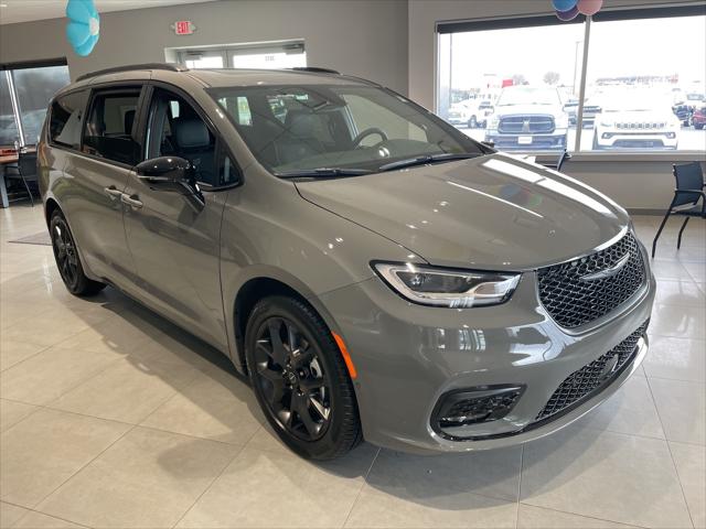 2025 Chrysler Pacifica PACIFICA LIMITED