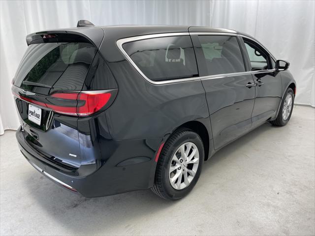 2025 Chrysler Pacifica PACIFICA SELECT AWD