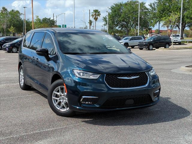 2025 Chrysler Pacifica PACIFICA SELECT