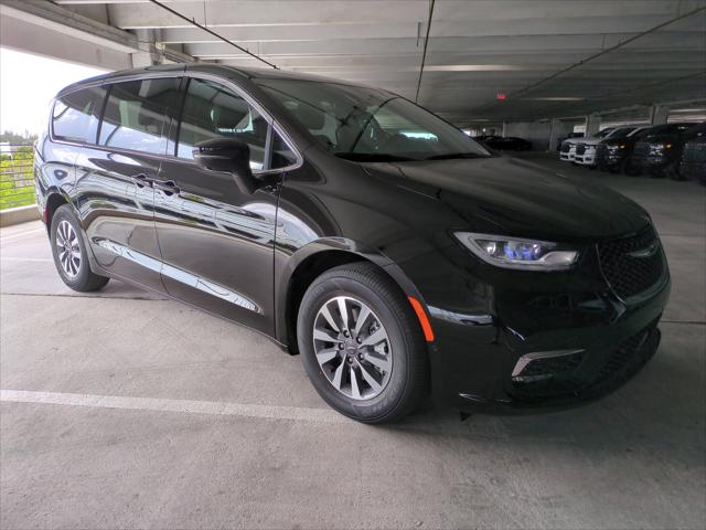 2025 Chrysler Pacifica Hybrid PACIFICA PLUG-IN HYBRID SELECT
