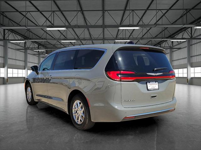 2025 Chrysler Pacifica PACIFICA SELECT
