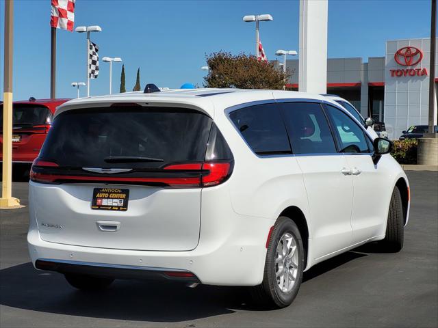 2025 Chrysler Pacifica PACIFICA SELECT