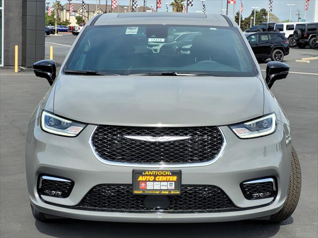 2025 Chrysler Pacifica PACIFICA SELECT