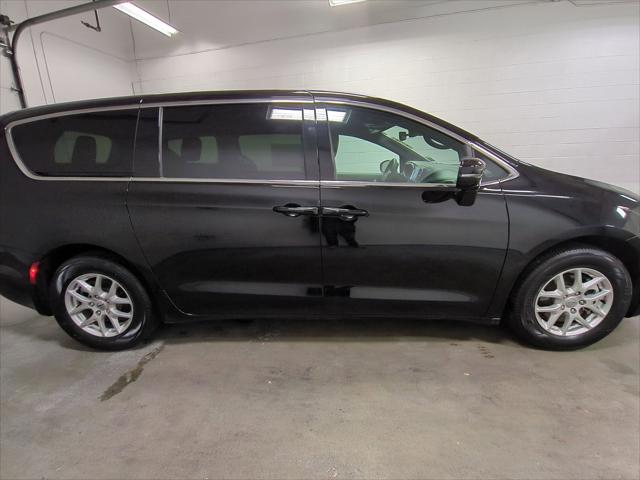 2025 Chrysler Pacifica PACIFICA SELECT