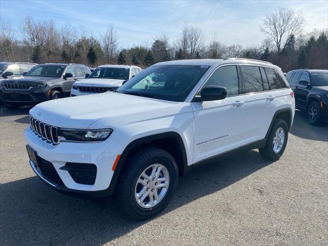 2025 Jeep Grand Cherokee GRAND CHEROKEE LAREDO 4X4