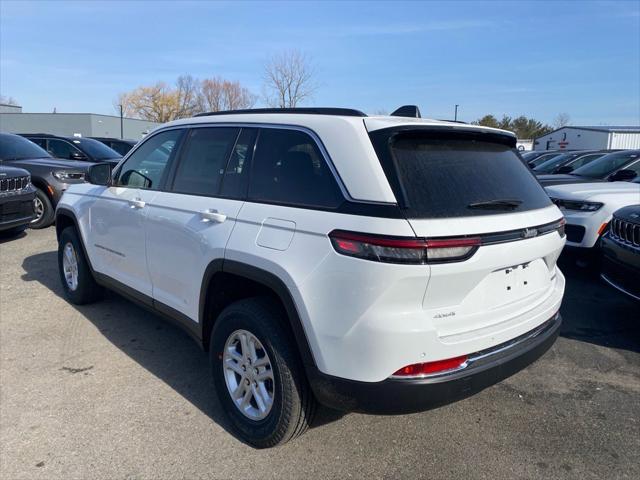 2025 Jeep Grand Cherokee GRAND CHEROKEE LAREDO 4X4