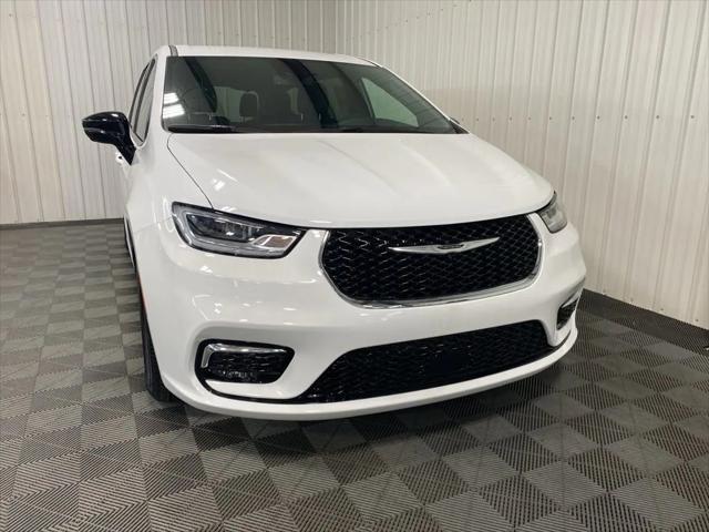 2025 Chrysler Pacifica PACIFICA SELECT