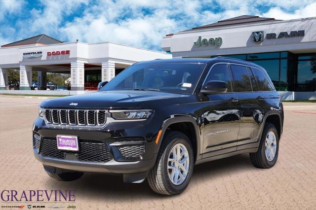2025 Jeep Grand Cherokee GRAND CHEROKEE LAREDO X 4X4