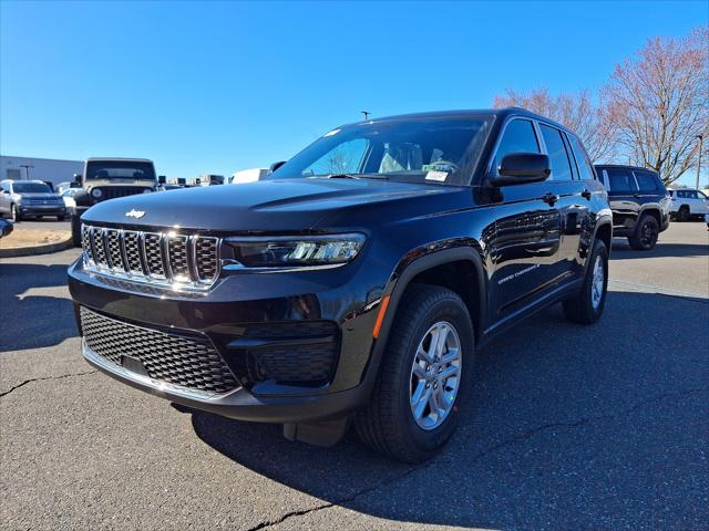 2025 Jeep Grand Cherokee GRAND CHEROKEE LAREDO 4X4