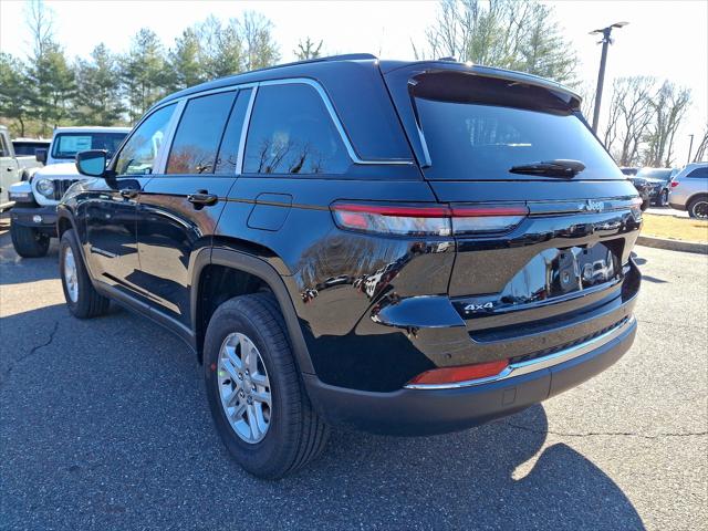2025 Jeep Grand Cherokee GRAND CHEROKEE LAREDO 4X4