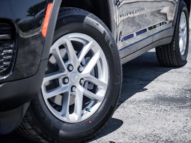 2025 Jeep Grand Cherokee GRAND CHEROKEE LAREDO X 4X2