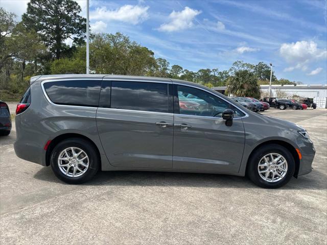 2025 Chrysler Pacifica PACIFICA SELECT
