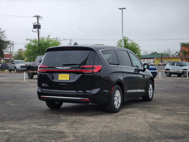 2025 Chrysler Pacifica PACIFICA SELECT