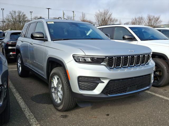 2025 Jeep Grand Cherokee GRAND CHEROKEE LAREDO X 4X4