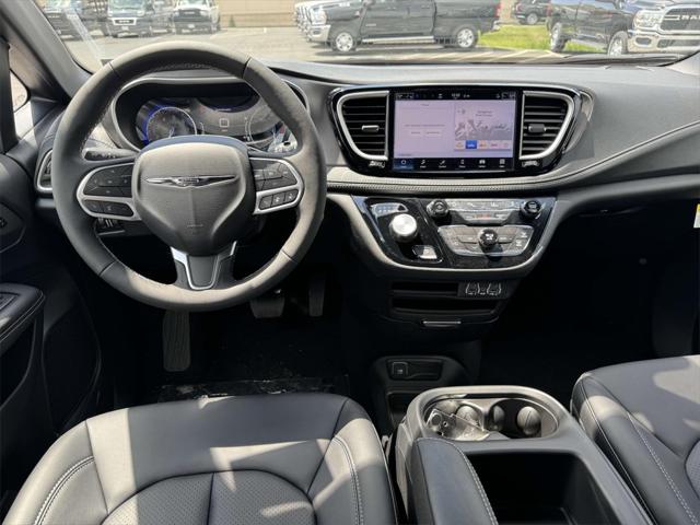 2025 Chrysler Pacifica PACIFICA SELECT