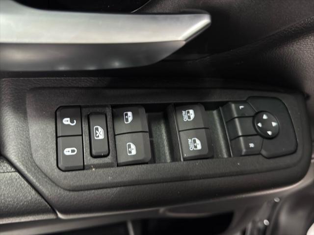 2025 RAM Ram 1500 RAM 1500 WARLOCK CREW CAB 4X4 57 BOX