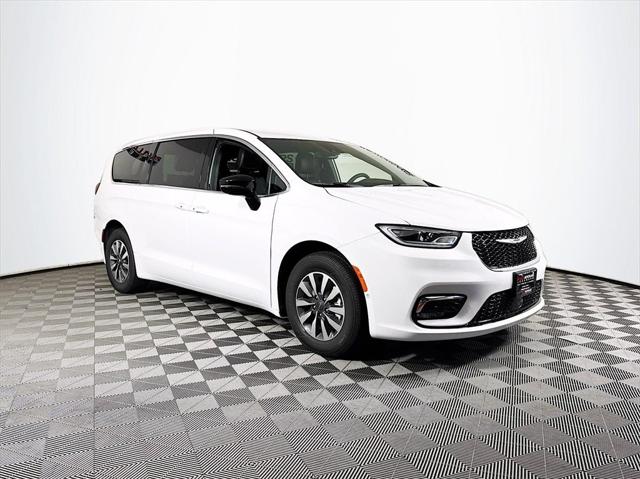 2025 Chrysler Pacifica Hybrid PACIFICA PLUG-IN HYBRID SELECT