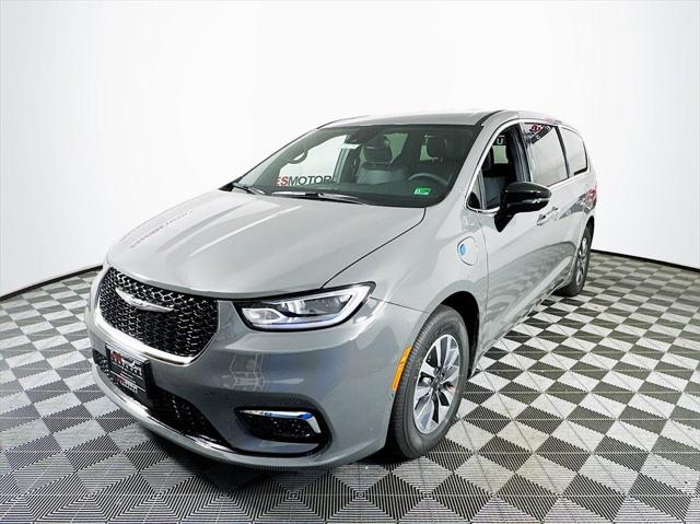 2025 Chrysler Pacifica Hybrid PACIFICA PLUG-IN HYBRID SELECT
