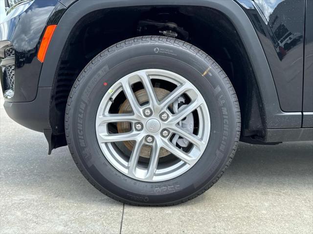 2025 Jeep Grand Cherokee GRAND CHEROKEE LAREDO X 4X2