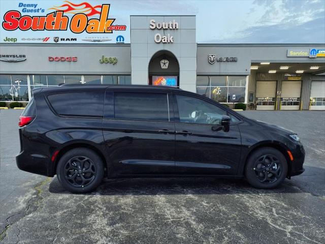 2025 Chrysler Pacifica Hybrid PACIFICA PLUG-IN HYBRID S APPEARANCE