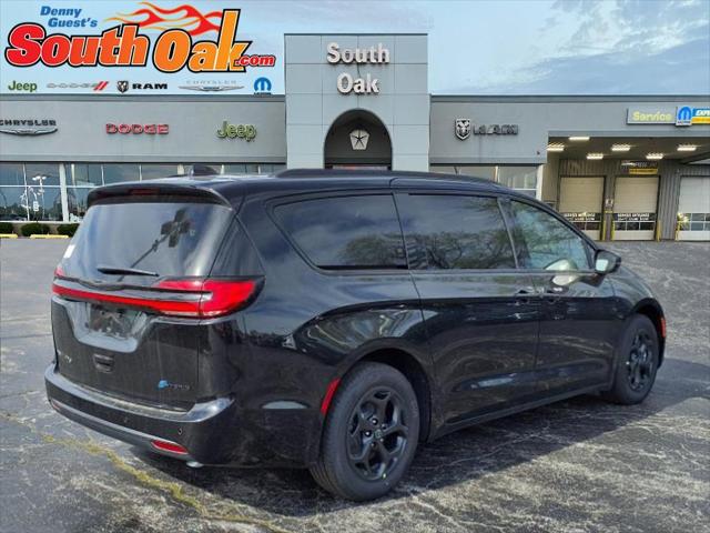 2025 Chrysler Pacifica Hybrid PACIFICA PLUG-IN HYBRID S APPEARANCE