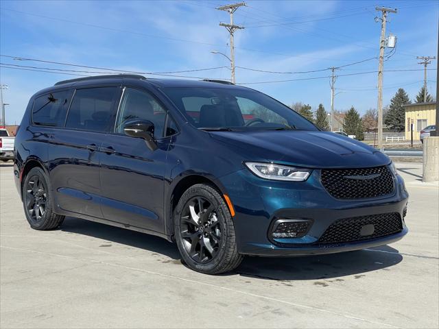 2025 Chrysler Pacifica PACIFICA LIMITED