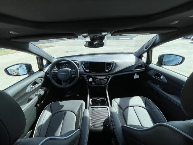 2025 Chrysler Pacifica PACIFICA LIMITED