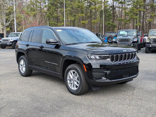 2025 Jeep Grand Cherokee GRAND CHEROKEE LAREDO X 4X4