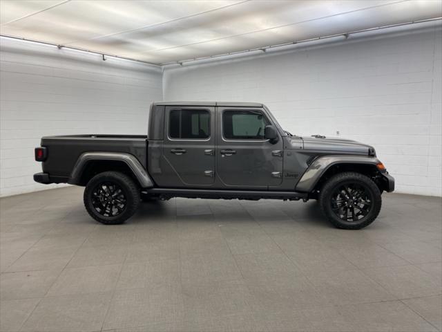 2025 Jeep Gladiator GLADIATOR NIGHTHAWK 4X4