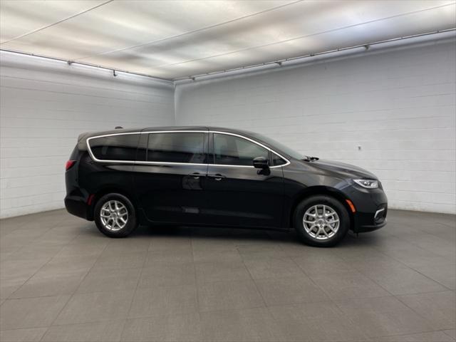 2025 Chrysler Pacifica PACIFICA SELECT