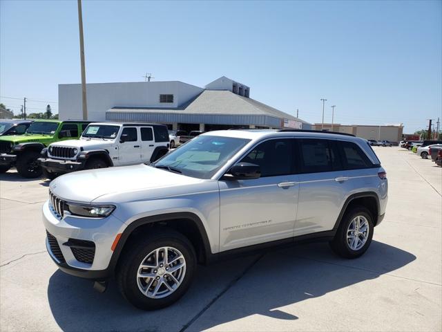 2025 Jeep Grand Cherokee GRAND CHEROKEE LAREDO X 4X2