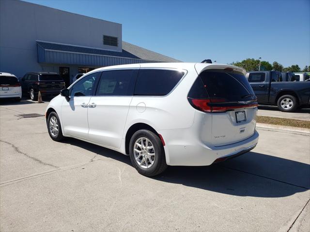 2025 Chrysler Pacifica PACIFICA SELECT