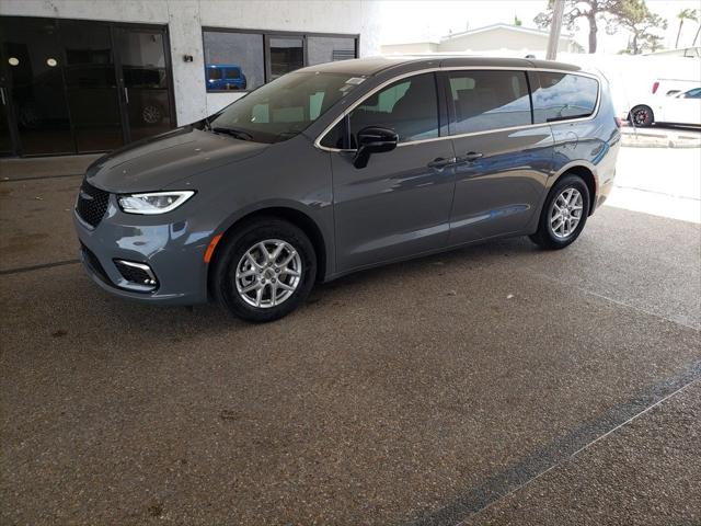 2025 Chrysler Pacifica PACIFICA SELECT