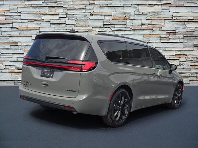 2025 Chrysler Pacifica PACIFICA LIMITED