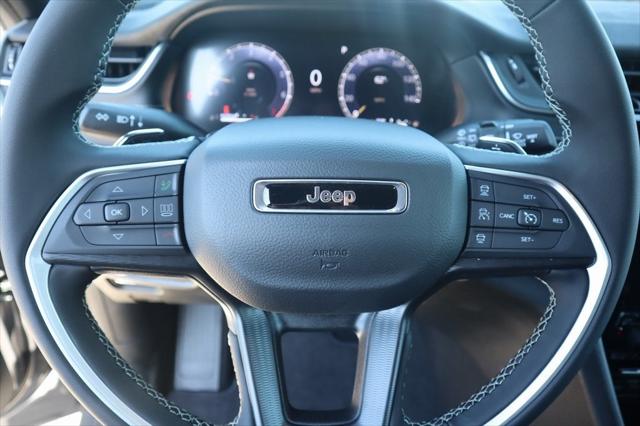 2025 Jeep Grand Cherokee GRAND CHEROKEE LAREDO 4X2