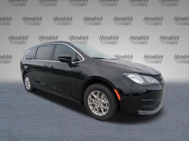 2025 Chrysler Voyager VOYAGER