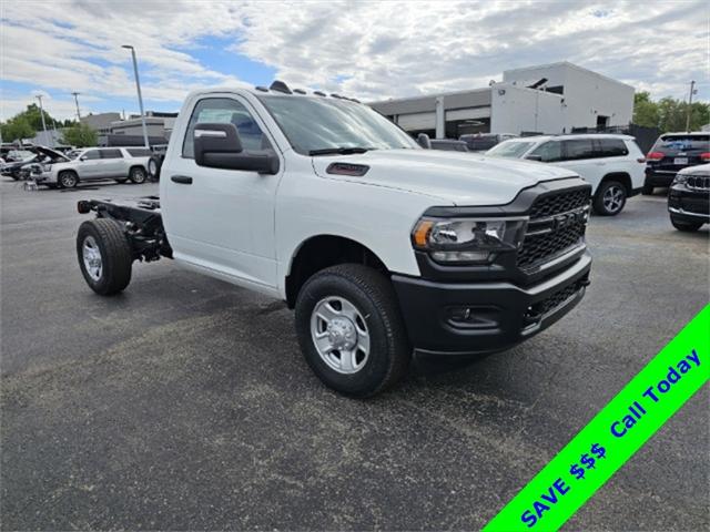 2024 RAM Ram 3500 Chassis Cab RAM 3500 TRADESMAN CHASSIS REGULAR CAB 4X4 60 CA