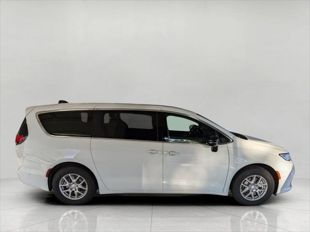 2025 Chrysler Pacifica PACIFICA SELECT