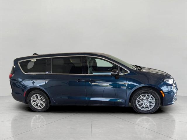 2025 Chrysler Pacifica PACIFICA SELECT