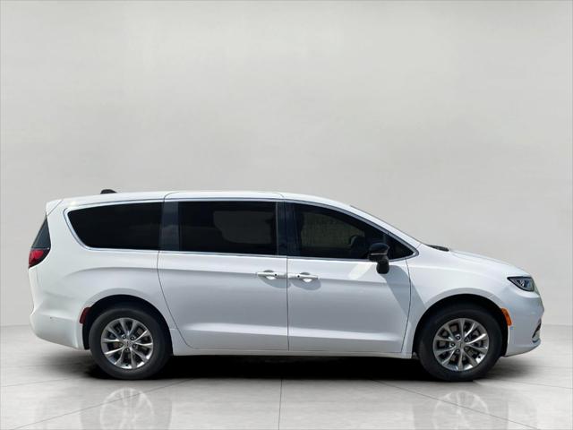 2025 Chrysler Pacifica PACIFICA SELECT AWD