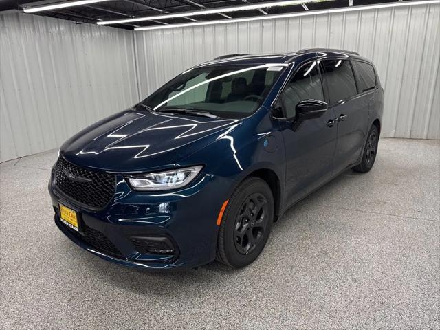 2025 Chrysler Pacifica Hybrid PACIFICA PLUG-IN HYBRID S APPEARANCE