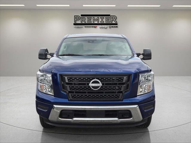2024 Nissan TITAN Crew Cab SV 4x4